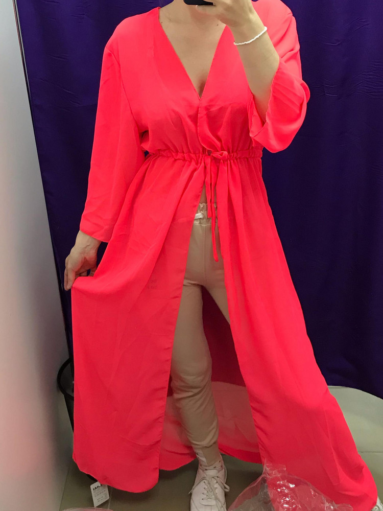 Пришёл не тот цвет совершено! Заказывала красный под купальник. У вас там дальтоники сидят? Теперь мне снимут процент скидки за то, что у вас там дaльтоники. Оставила тунику другого продавца, она ещё и дешевле! На фото ваша туника непонятного цвета и КРАСНАЯ другого продавца.