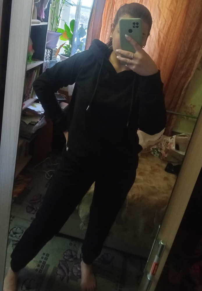 Прикольный костюм приятный к телу , соответствует размеру