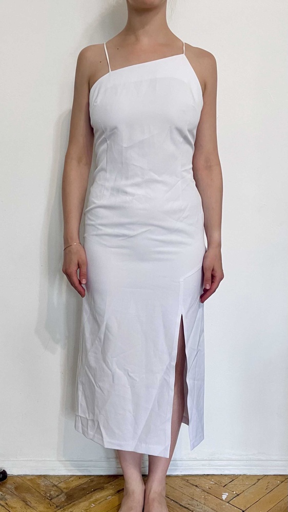 Ну.. очень прозрачное. ОЧЕНЬ ПРОЗРАЧНОЕ. Мои параметры: 87 / 72 / 100, на фото размер: М.