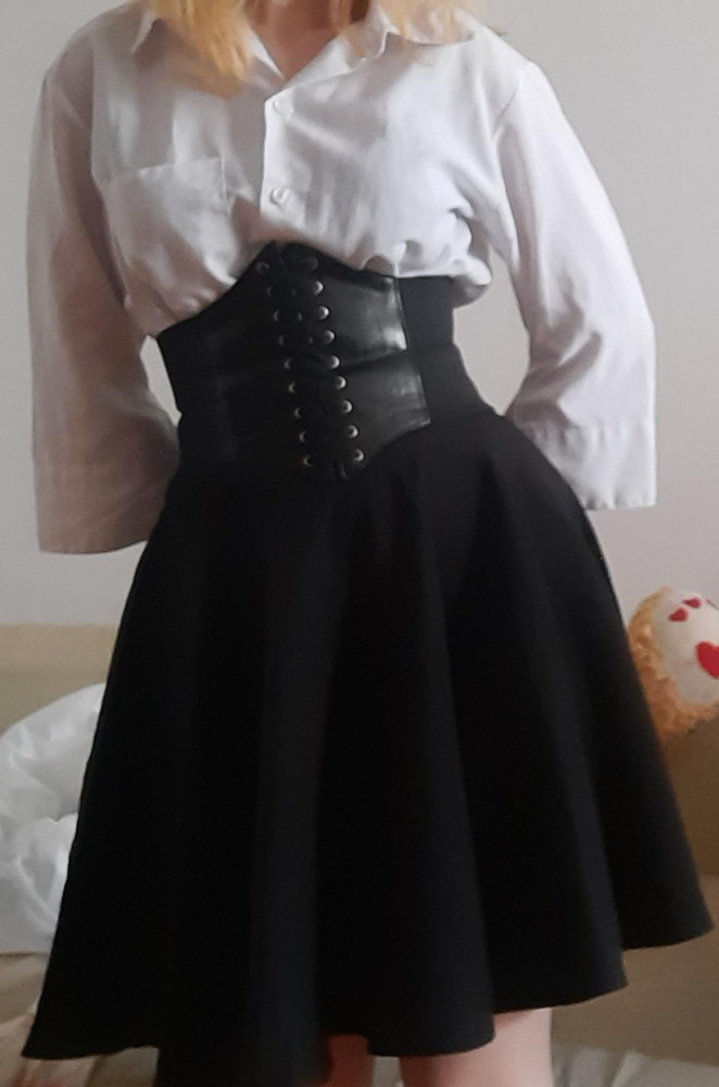 Аааа рискнула у вас заказать и очень довольна)
Талия 59-60
Но подошло шикарно 
Даже сужает))