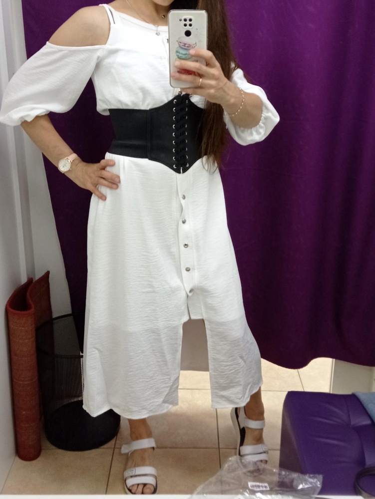 Прикольная штука, реально делает образ интереснее. Не знаю, насколько хватит этой липучки сзади, но выглядит она достойно)