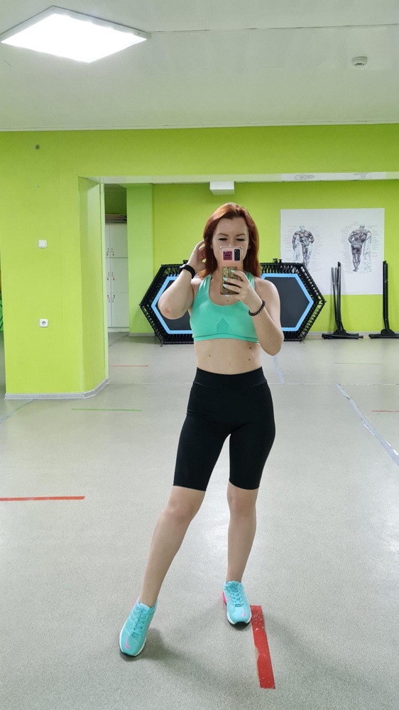 Я безумно довольна за такую то цену🔥 материал приятный, нигде не передавливает, цвет нежный💚 Немного маломерит, 44 размер на мой 42 идеально сел, многие пишут, что чашечки видны через сетку)) Народ, их можно поправить, опустить и ничего не видно!)))