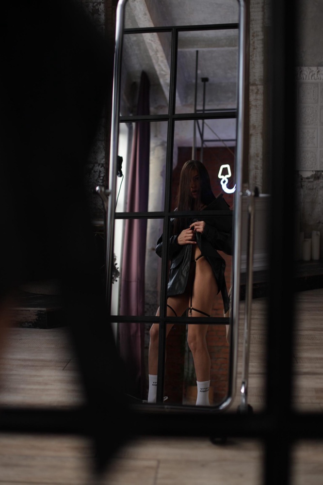 Купила за 810. Отличный, рекомендую.👍🏻