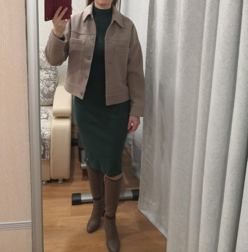 Добрый вечер. Товар доставлен в срок. На мои ог-88, от-68, об-92 заказала размер м. Платье сел нормально,хорошо подчёркивает фигуру. На мой рост 165 платье ниже колени на 7см. Можно было бы и размер s взять. Платье сшито отлично,плотный хлопок, насыщенный, тёмный зелёный цвет. Мне очень нравится платье. За такую цену платье просто находка. Можно и в пир и мир.