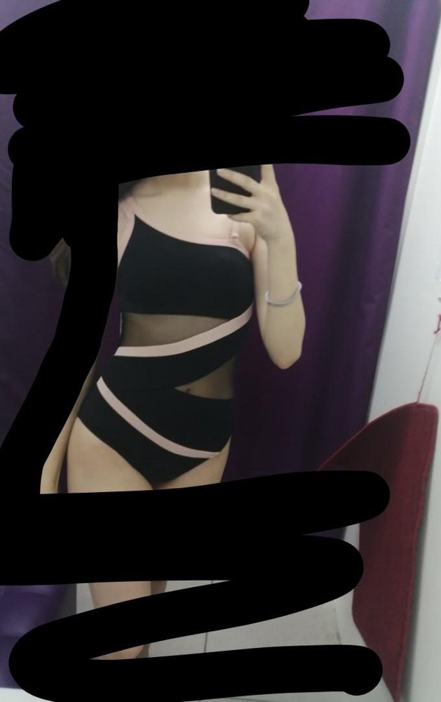 Очень понравился! Сел тютелька в тютельку. Лучше брать на размер больше.