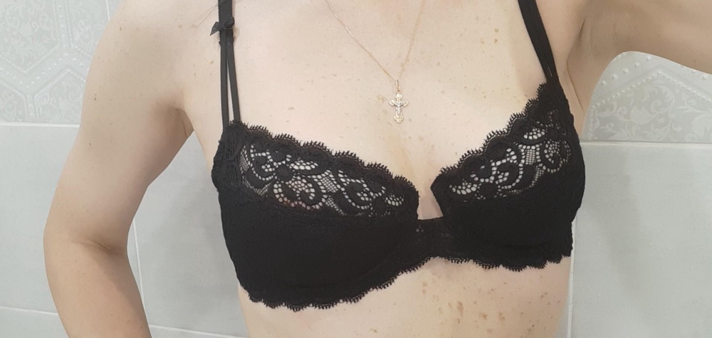 Бюстгалтер очень нравится. Мягкое кружево, не ощущается на теле. Беру второй раз , очень довольна покупкой.Рекомендую.