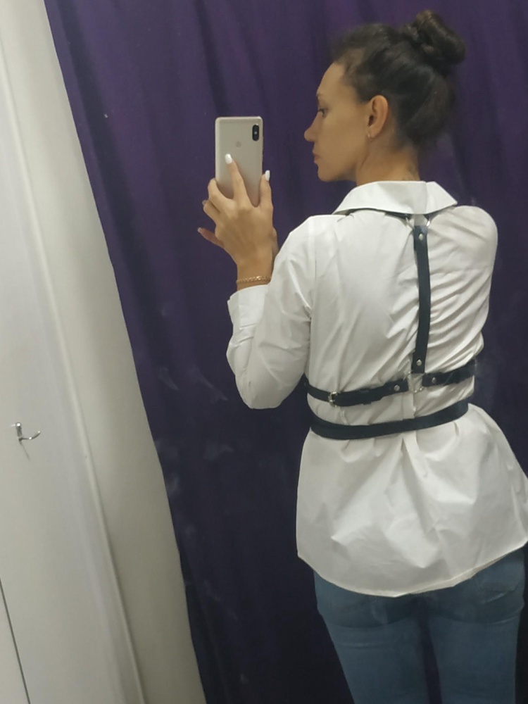 Она крутая. Сразу влюбилась) чисто случайно обнаружила эту вещь в рекомендациях и сразу ее захотела)) качество хорошее. Короче советую