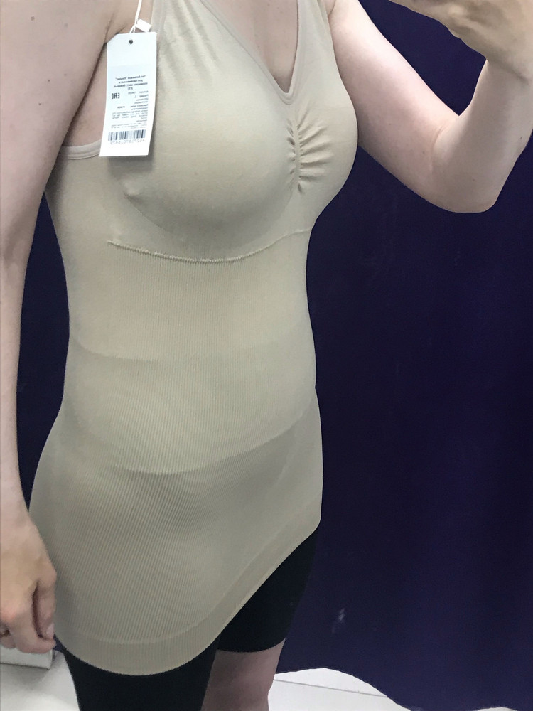 Большемерит, на 46 размер 46L большая. Теплая, зимой под кофту самое то