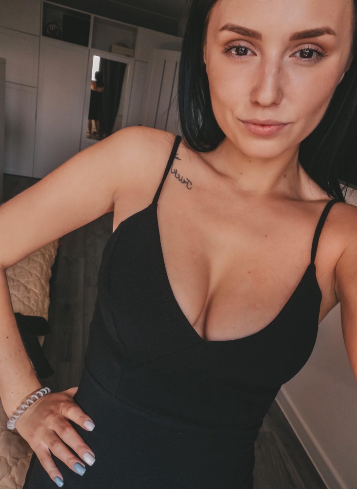 Отлично, но тяжело надевается/снимается.