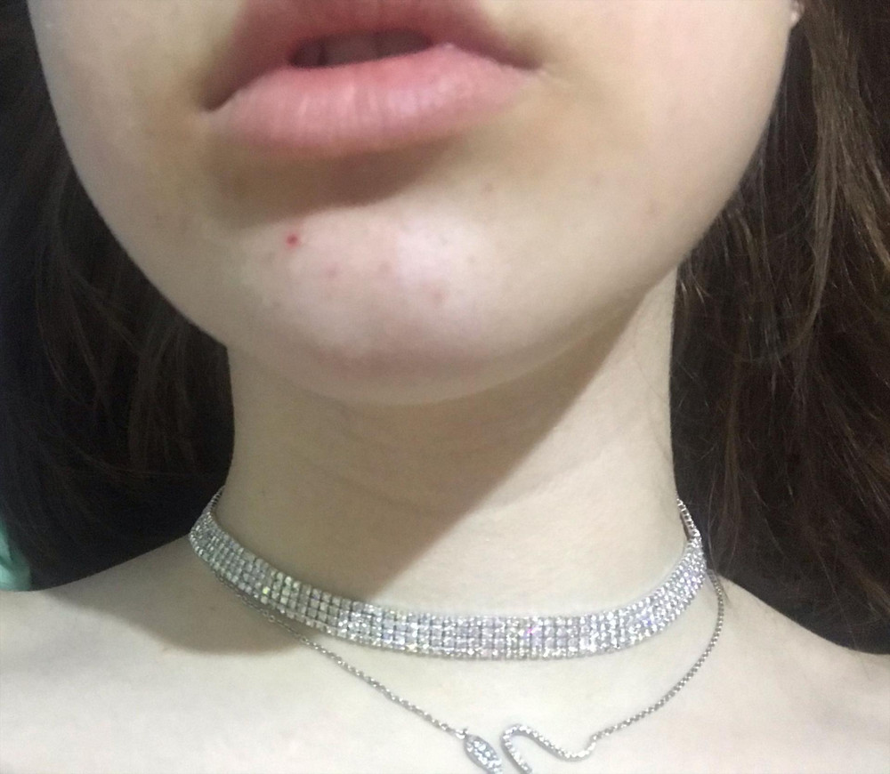 За свои деньги просто идеальный. Естественно, не на долгое пользование, окислится после пары выходов, но это окупается аккуратностью исполнения 