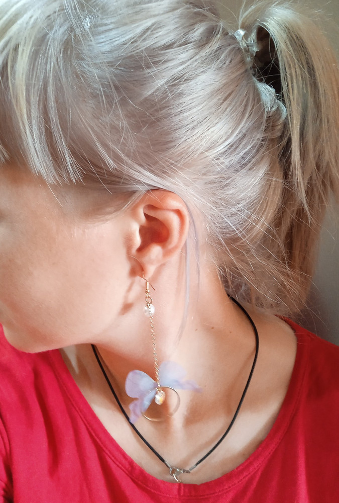 Оригинальные, нежные серьги, аккуратно и стильно смотрятся)