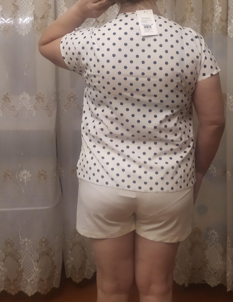 Блузка  огонь! Ткань очень приятная к телу, советую, размер соответствует