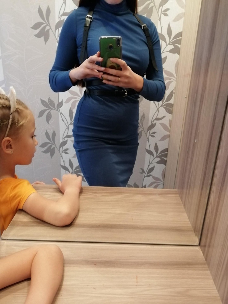 Хороший ремешок, подходит для большей части гардероба. В размер