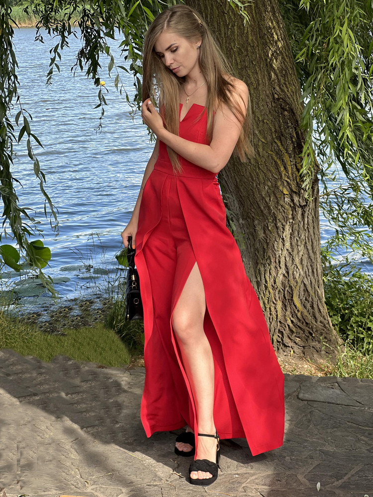 Комбинезон конечно шикарный 👍🏼