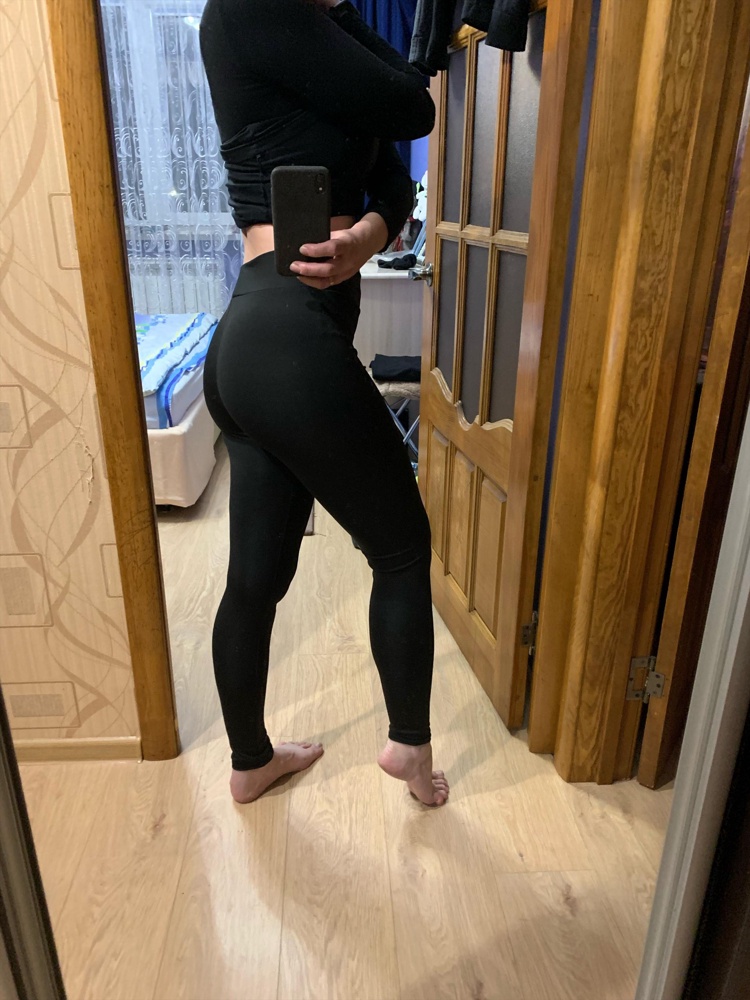 На свой рост 170 см брала М , всё подошло отлично, резинка на поясе не перетягивает; швы ровные, хорошо прошиты, не просвечивают, по длине хороши; приятные к телу. К покупке рекомендую! Спасибо за подарочек( мелочь, а очень приятно😊)!!!