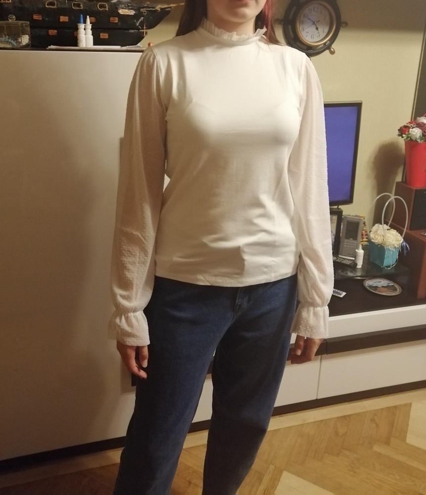 Супер блузка. Очень красивая и учень удобная