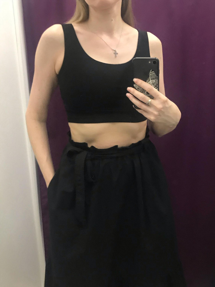 Хороший стандартный хлопок, но очень простой топ , цена завышена. Отказ 