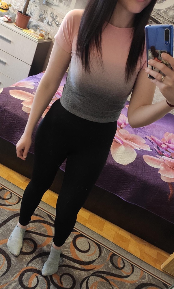 Заказала по отзывам S на M, подошли.
Хорошие, тонкие леггинсы, с завышенной талией. Не просвечивают.
Брала для катания на велосипеде🚲
Спасибо за подарочек, очень приятно🤗