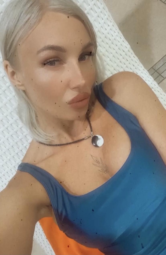 Благодарю , хороший , красивый , удобный купальник -брала для бассейна впечатлил ✊