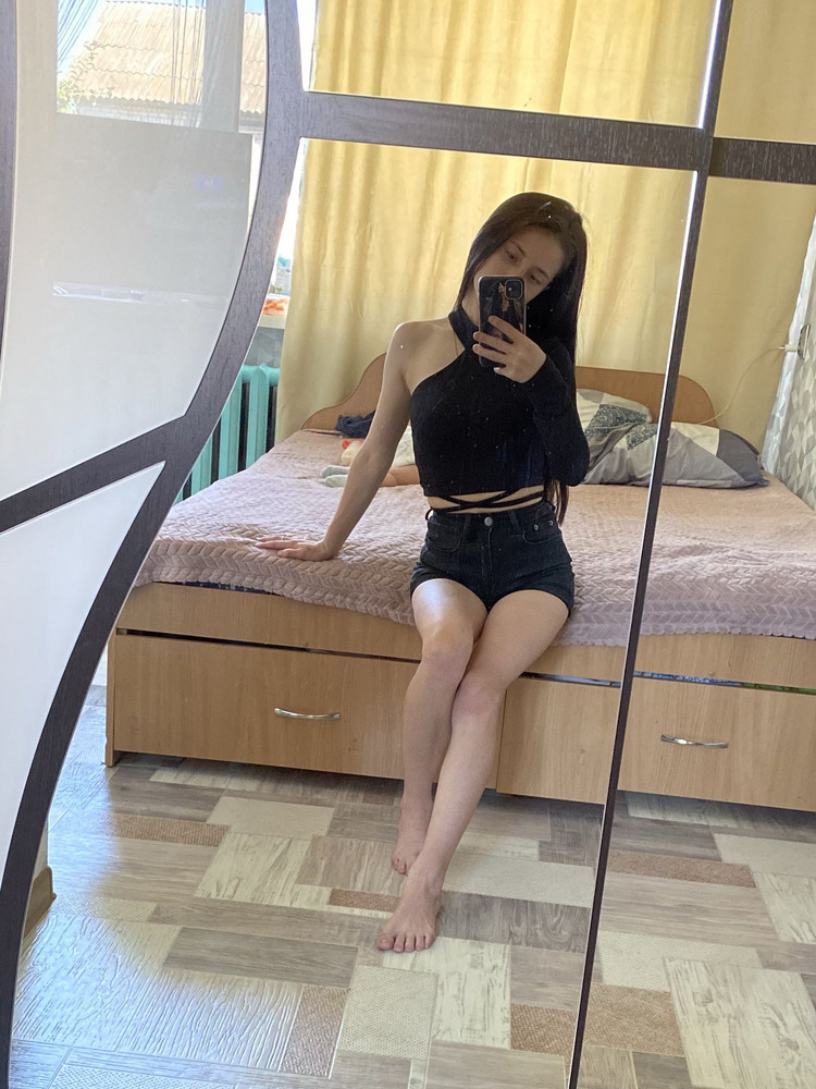 Понравилось!! но есть один минус  как правильно сказать, этот ошейник не влезает на голову 😂либо у меня голова как глобус.