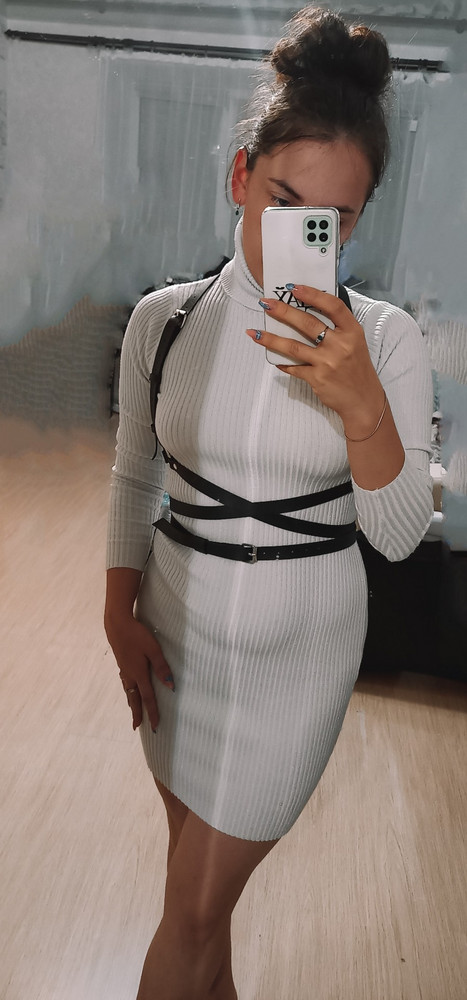 Портупея очень классная. Все аккуратно сделано, целое, надёжные крепления. Я довольна покупкой. Давно хотела такую красоту. Смотрится шикарно