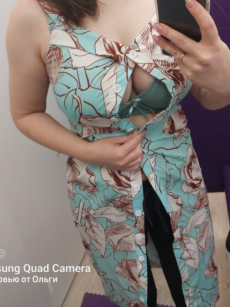 Очень жалко было отказываться , хорошее качество, ткань приятная и красивая ...но в груди тесновато