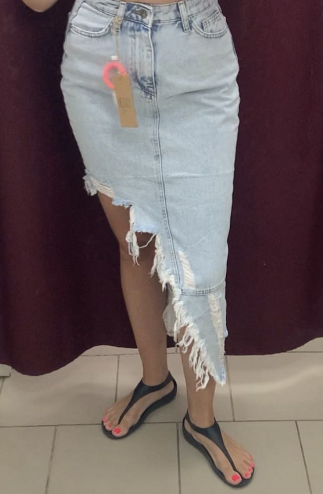 Юбка понравилась. Качество ткани и модель отличные, но вот с размером конечно не угадать. Опираясь на комментарии, заказала юбку голубого цвета в 29 размере, но на талию 74 см очень впритык. При этом немного пузырится в районе живота. Попробую заказать  в 30 размере. 