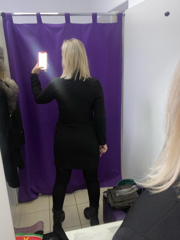 Платье супер и в пир и в мир и в добрые люди👍 но пуговицы надо перешивать на примерке одна оторвалась. Размер соответствует. 