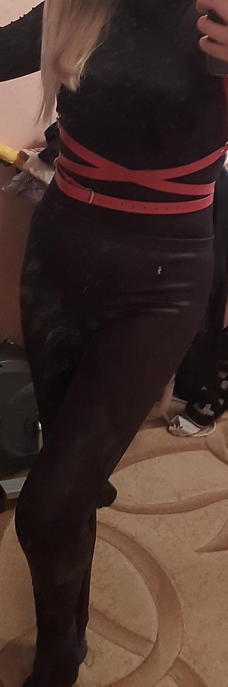 У всех черная, а у меня красная! Все устроило..смотрится отлично. На ОТ 80 подошло.