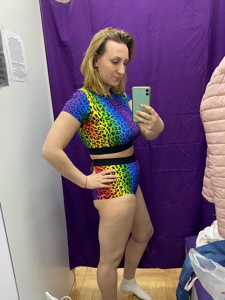 Просто сравните как смотрятся два разных принта и вы поймёте какой я выбрала) качество супер, только не понятно почему верх плотнее низа🤷🏼‍♀️