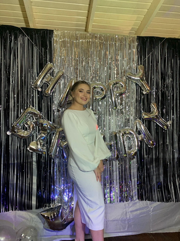 Очень хорошее и качественное платье 😍