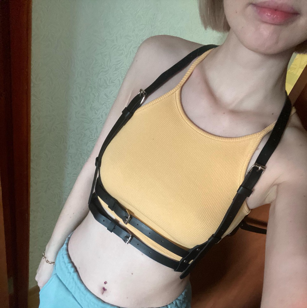 Прикольный аксессуар) дополняет образ для вечеринок и клубов)