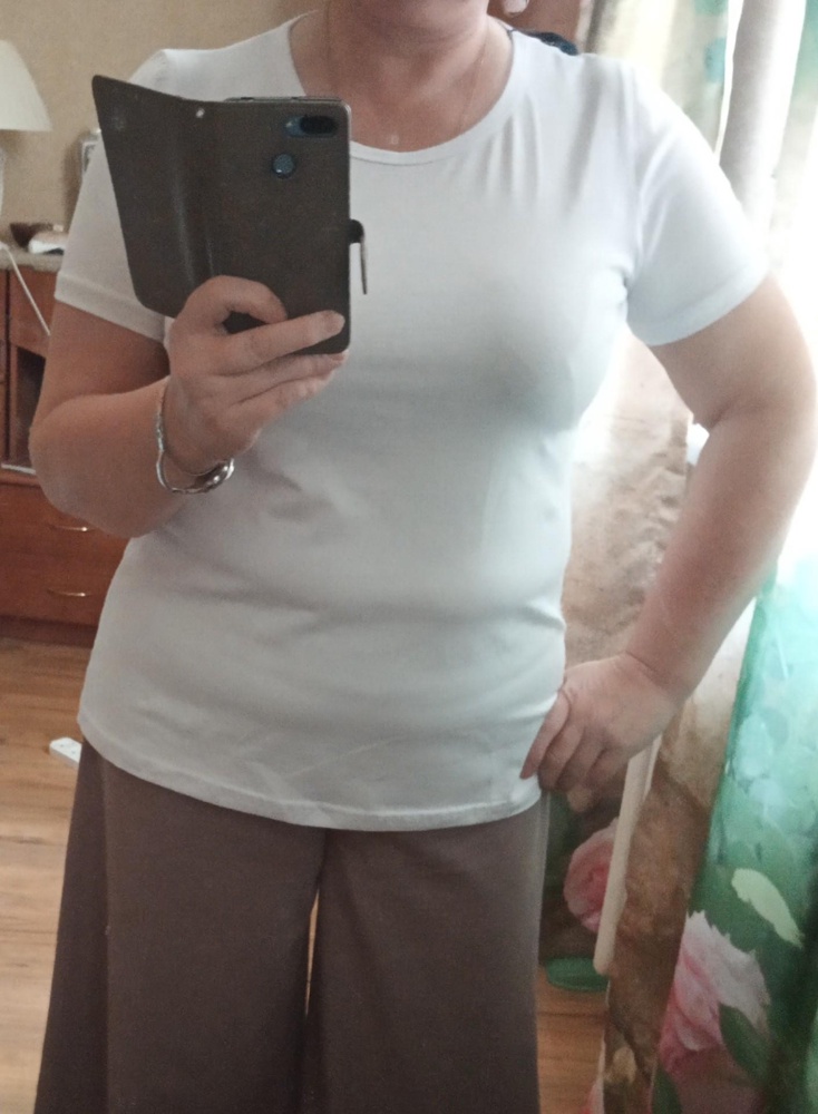 Купила за 364 руб. футболки 3 цветов, размер ХХL на ОГ 108 ОБ 107 сели отлично, на рост 167 закрывает пах. Отличный трикотаж, эластичный, после неоднократных стирок вид не теряет ( ранее покупала футболки этого произволителя, только с рисунком).Футболки очень понравились, поэтому оставила все три.