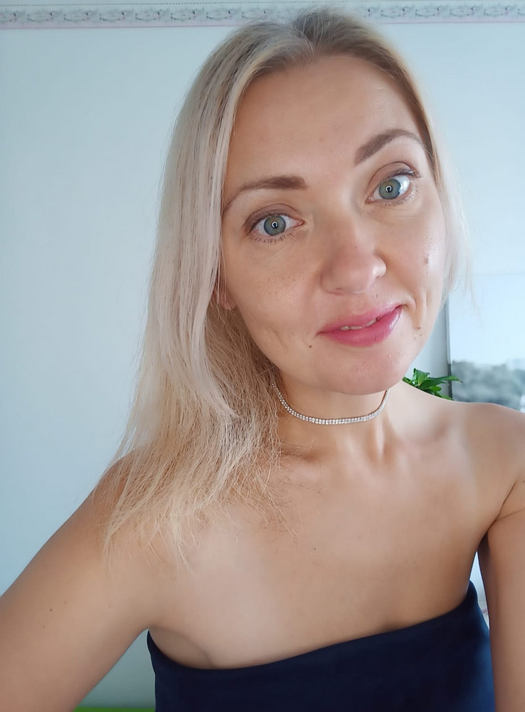 Чокер очень изящно смотрится на шее, благодарю продавца за быструю доставку!