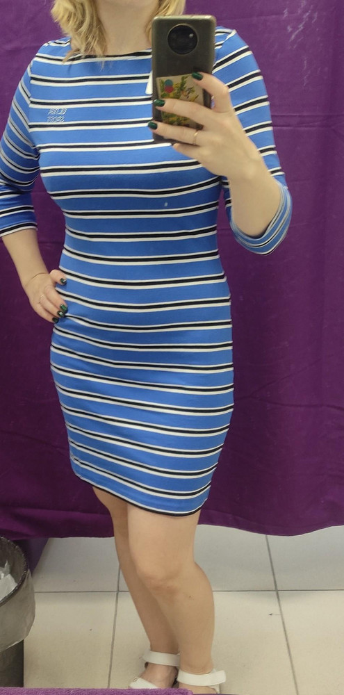 Отличное платьице, заказала уже второе, на свой 44 взяла S, сёл идеально. Материал супер, очень удобное.