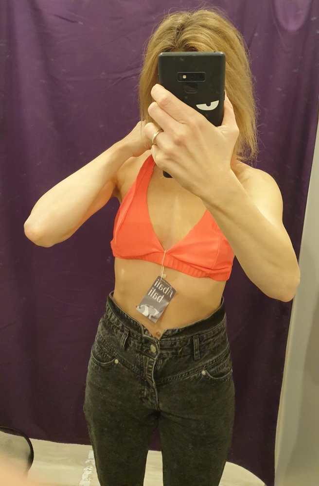 эх, на маленькой груди не смотрится( а так лив 🔥🔥🔥