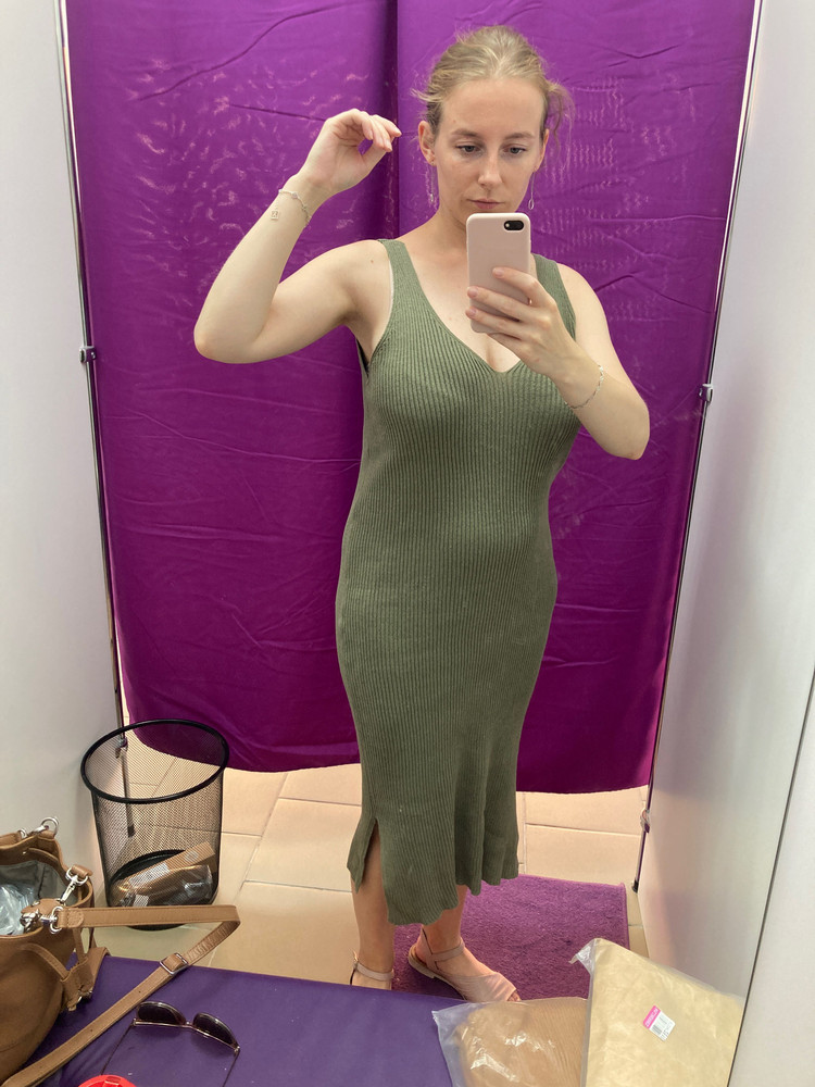 Как мешок на 95-75-97. Беременная фигура. Рост 162.  А ткань норм 