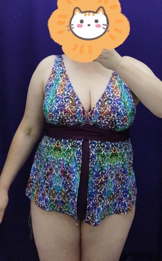 Качество отличное. Но юбочка неожиданно для меня добавила объем , а не скрыла его. Выбрала другую модель