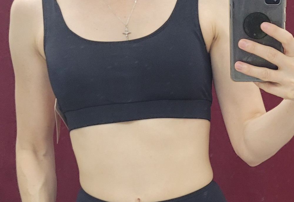 Идеально! То, что хотела. Отличное качество) и размер  XS подошёл. Объем под грудью 70.