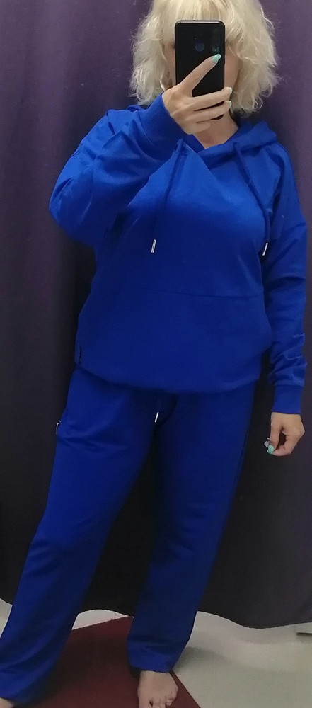 Хороший костюм, сшит аккуратно. Размер соответствует заявленному