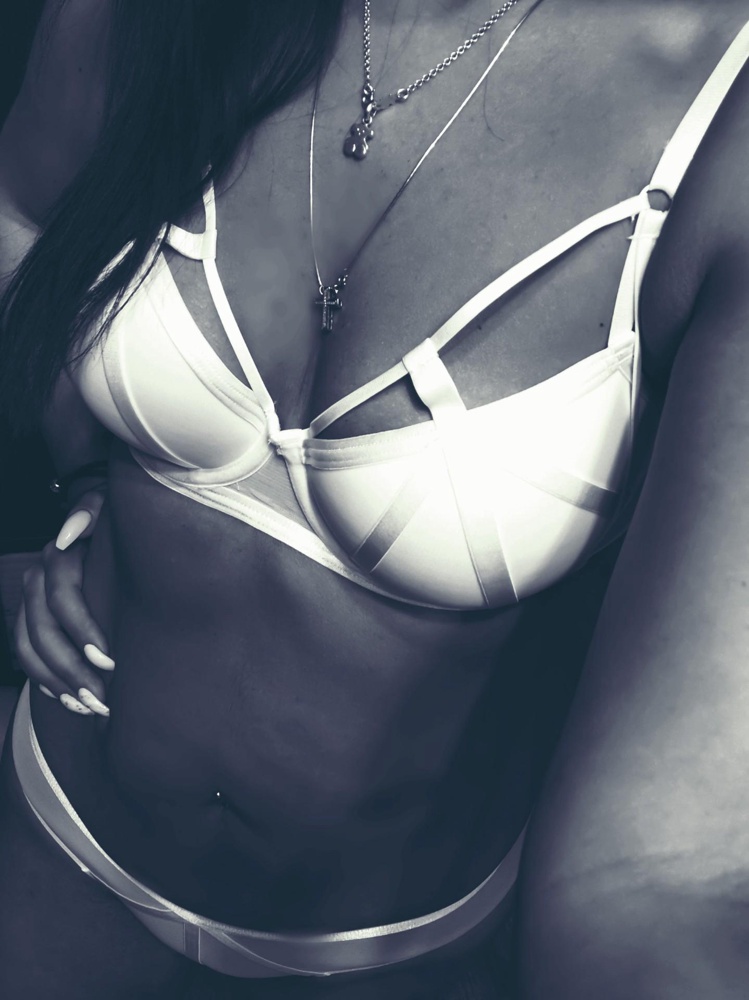 Очень красивое белье, качество огонь, на 44 - 46 брала 85С. Трусики в размер