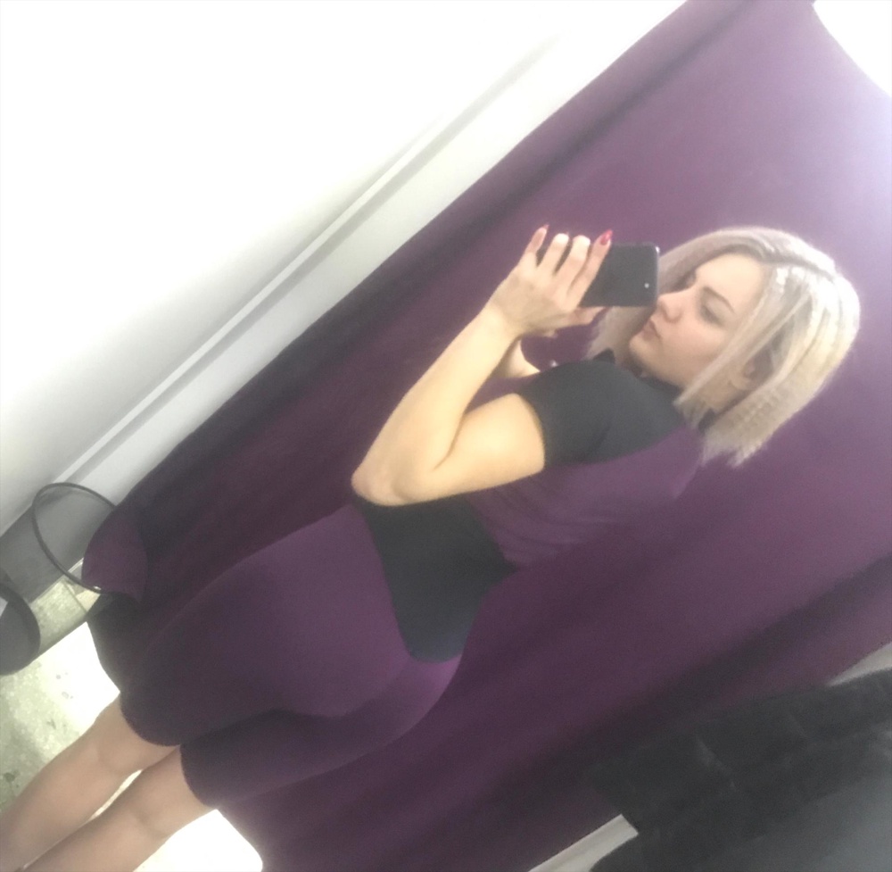 Комбинезон хорошего качества. Нитки не торчат, строчка ровная. На параметры 86-65-90 размер s сел идеально. Ткань не просвечивает. Пояс сделан для красота видимо ( ничего не утягивает 😄) 