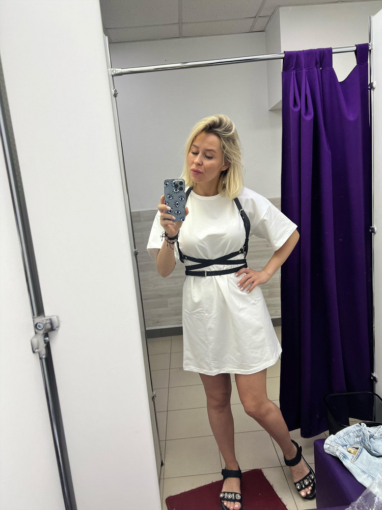 Хорошая портупея! При примерке немного сыпалась крошка, но это нормально для необработанной стороны кожи. Думаю на 2-3 раз уже ничего не будет. Выглядит очень здорово! Осталась довольна)