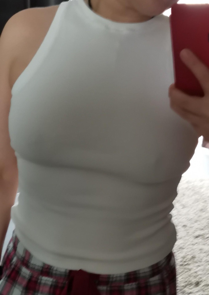 Топ просто крутой, очень долго такой искала и вот оно счастье 🤷👍👍👍