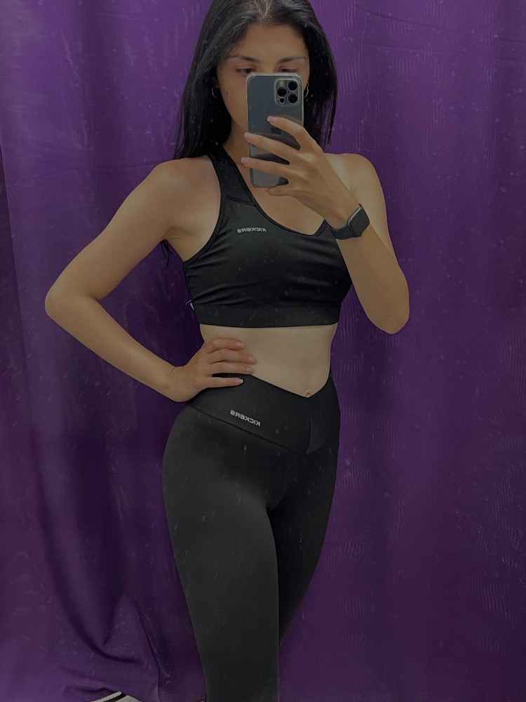 Хороший,качественный. К телу приятный. Прочитала отзывы,на свой 44 взяла 46. И все отлично 🔥