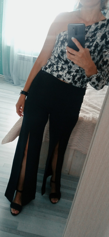 Это просто бомба! В размер, не длинные, не давят, не жмут, идеально! Об 93 , От 69, размер S