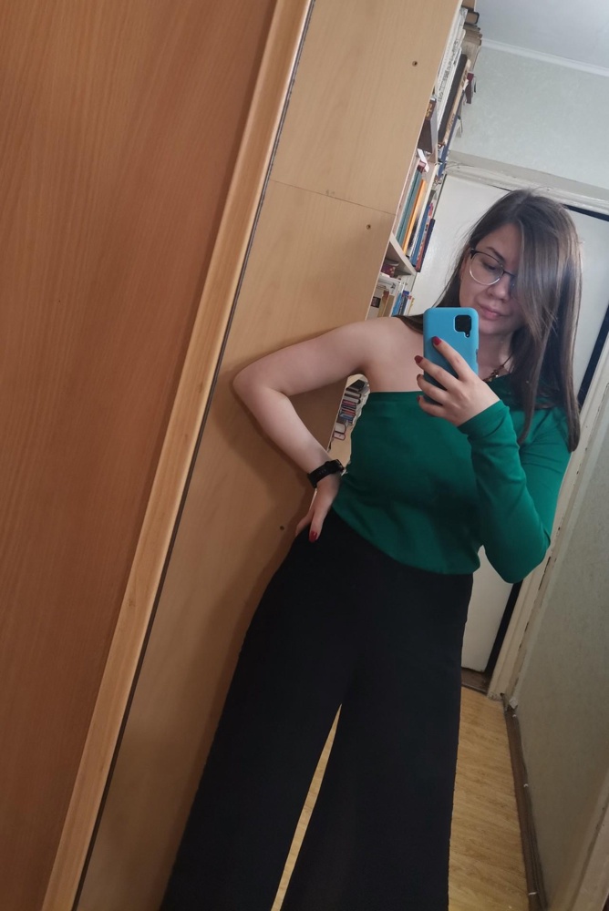 Прекрасный топ, очень качественный, цвет насыщенный) Сел хорошо 👍🏼 Рекомендую. Покупала за 1200, цена соответствует)