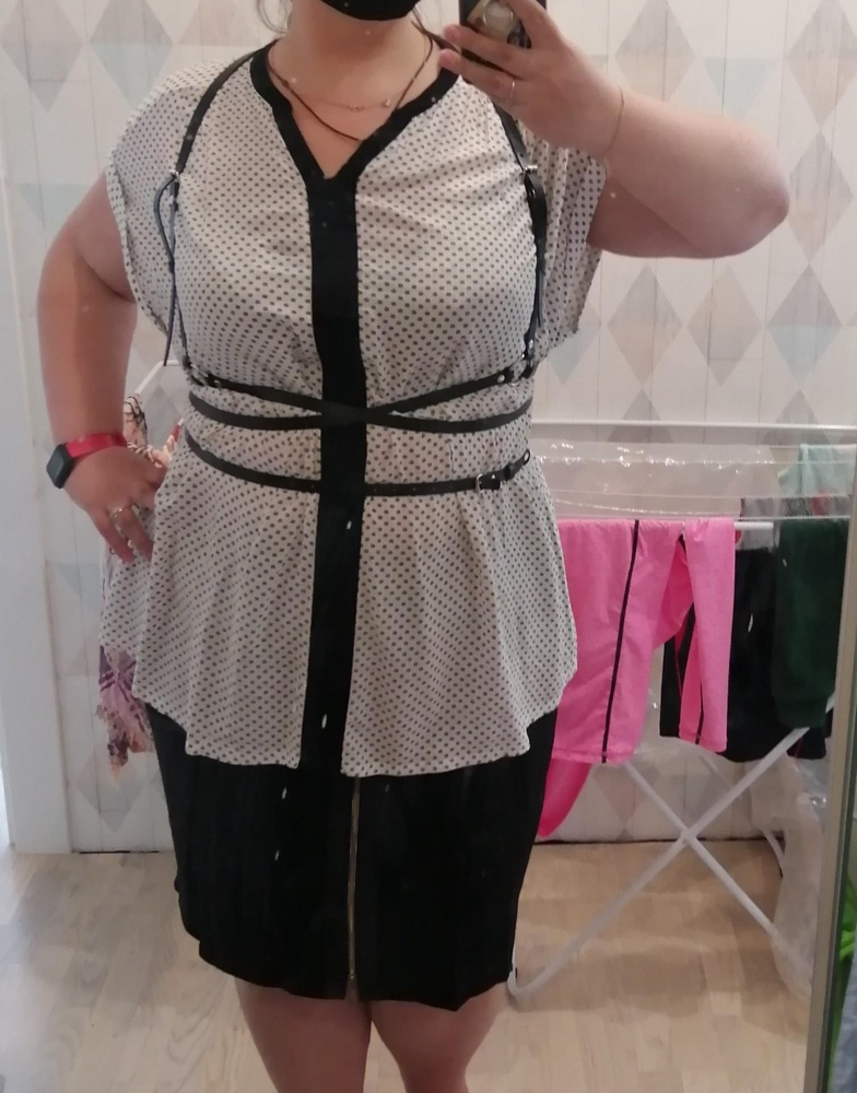 Девочки, это бомба! Очень красиво, стильно, модно, сексуально.
У кого большой размер, тоже смотрится класс!
Взяла не пожалела!
Ог 122
От104
Об134