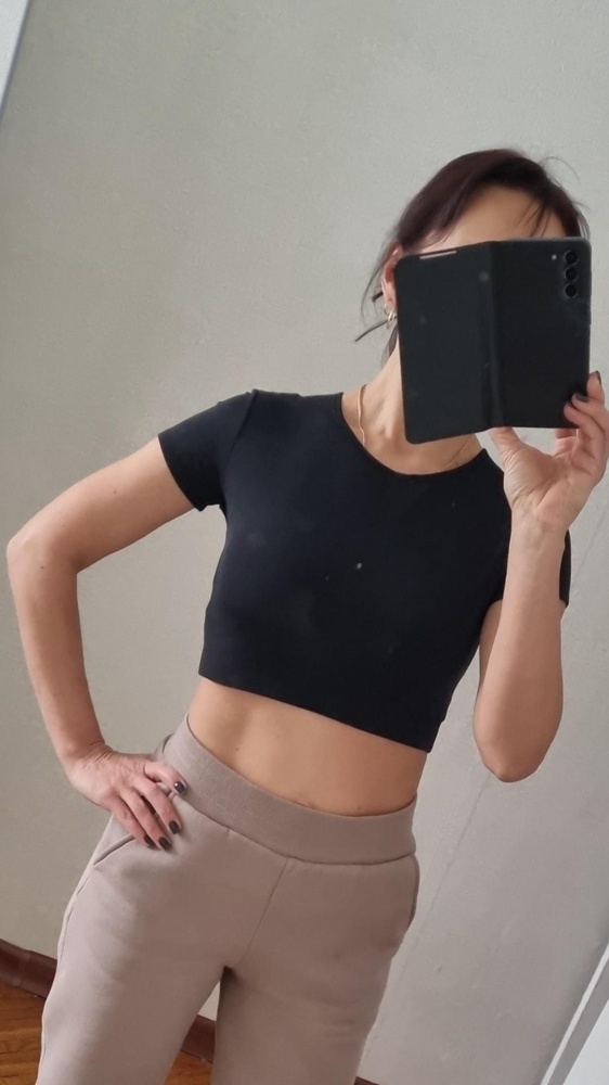 Отличное качество исполнения. Швы идеально обработаны, резинка достаточно плотная, но не передавливает. На теле ощущается очень приятно.
Подошёл размер S идеально на параметры: ог - 89, от- 65, рост - 155.
Рекомендую к покупке! Спасибо производителю.