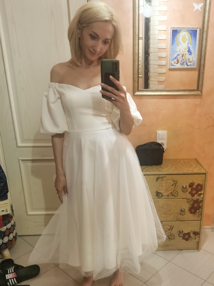 Платье супер! Хорошая ткань, соответствует размеру, нарядное, женственное.